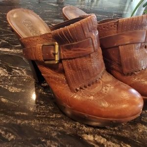 Carlos heel- like new